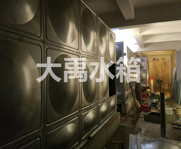 組合（hé）式不鏽鋼水箱